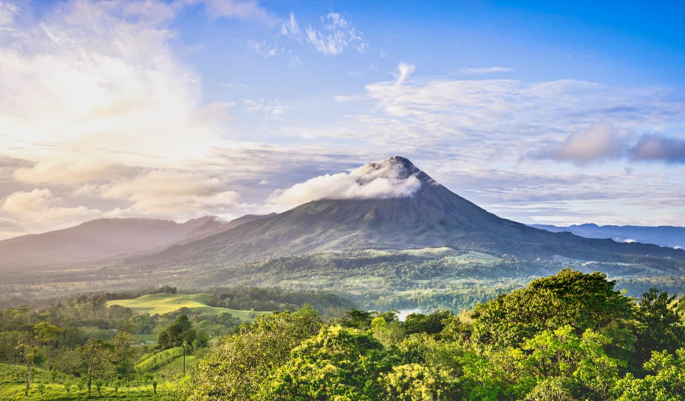 You are currently viewing The Ultimate Guide to Renting a Car in Costa Rica (Updated 2024)