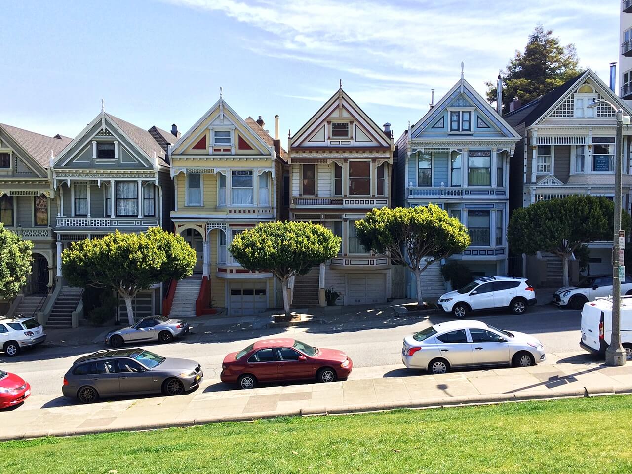You are currently viewing San Francisco’s Painted Ladies: The Historic Houses of Alamo Square
