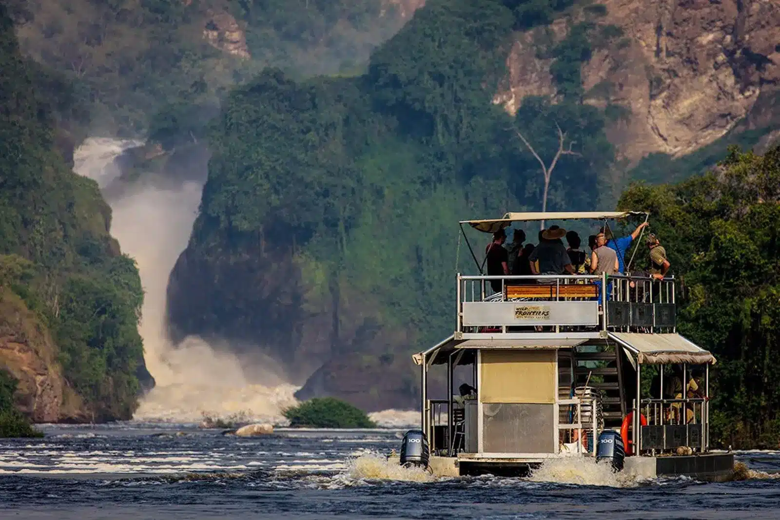 You are currently viewing How to Plan a Safari in Murchison Falls National Park in Uganda