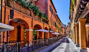 Read more about the article The Best Walking Tours in Bologna (Updated 2024)