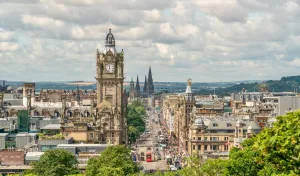 Read more about the article The 7 Best Hostels in Edinburgh (Updated 2024)